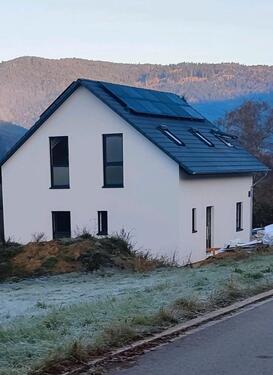 Foto - Neuwertiges Effizienzhaus 55 mit Wintergarten, Galerie und PV