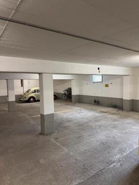 Foto - Tiefgaragenstellplatz zu vermieten ideal für Oldtimer