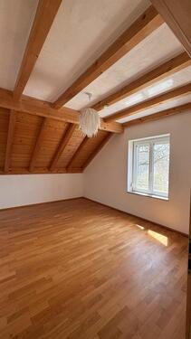 Foto - Dachgeschoßwohnung in Adelshofen zur Miete