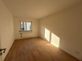 Foto - Erstbezug nach Sanierung: 2 Zimmer mit Balkon