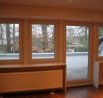 Helle 3-Zimmer-Dachgeschosswohnung mit zwei Balkonen - Adendorf