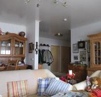 Wohnung 1 Etage 90qm Balkon Aufzug Garage in Nauheim