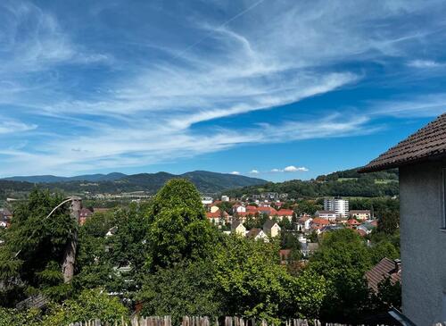 Foto - Schöne 3-Zi.-Wohnung mit Dachterrasse in traumhafter Lage