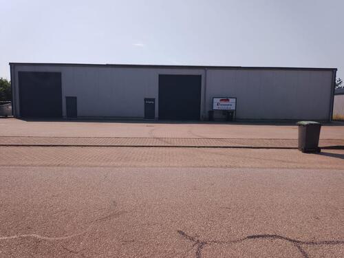 Foto - 750 m² Halle Zu Vermieten - 4.500,00&nbsp;EUR Kaltmiete, ca.&nbsp; 750,00&nbsp;m&sup2;