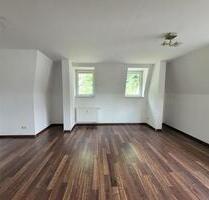 2 Zimmer Dachgeschosswohnung in Kirchberg zu vermieten!