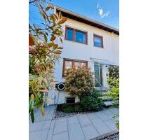 Stilvoll sanierte Doppelhaushälfte - Zentrumsnahe Lage - Nürtingen Stilvoll sanierte Doppelhaushälfte - Zentrumsnahe Lage - Nürtingen