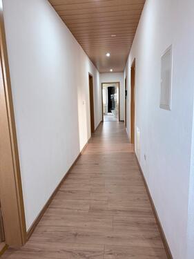 Foto - 4 Zimmer, Küche, Bad, Balkon in Rosdorf OT Lemshausen