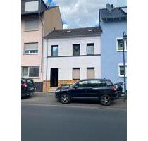 Haus zu Verkaufen - 350.000,00&nbsp;EUR Kaufpreis, ca.&nbsp; 95,00&nbsp;m&sup2; in Siegburg (PLZ: 53721)