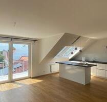 Schöne 2,5-Zimmer-Dachgeschosswohnung mit Balkon - Nördlingen
