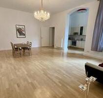 Toplage! Schöne, modernisierte 3-Zi.Whg. mit Balkon, EBK und Aufzug - Berlin Mitte