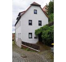 Zweifamilienhaus in Roßtal - 400.000,00&nbsp;EUR Kaufpreis, ca.&nbsp; 180,00&nbsp;m&sup2; in Roßtal (PLZ: 90574)