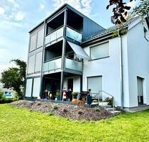 Luxuriöse Dachgeschosswohnung 89 qm Wintergarten, Balkon, Garage - Alfeld (Leine)
