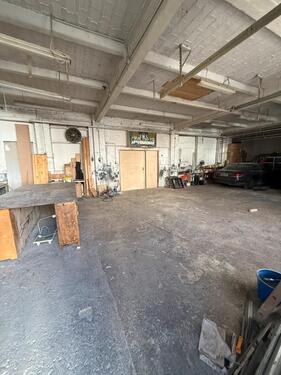 Foto - Lager- und Produktionshalle - 2.800,00&nbsp;EUR Kaltmiete, ca.&nbsp; 245,00&nbsp;m&sup2;