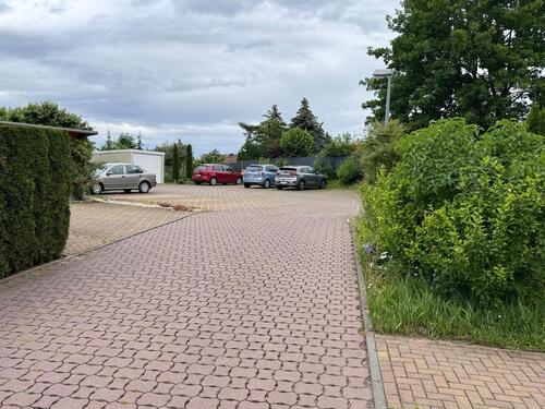 Foto - PKW Stellplätze im 'Wohnpark West' zu vermieten!