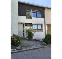 Großzügiges helles Reihenmittelhaus am Tannenberg in Split Level - Böblingen