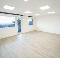 Frisch sanierte Büro-Praxisfläche mit Balkon, Fußbodenheizung und Stellplätzen – Erstbezug 2026 - Remscheid