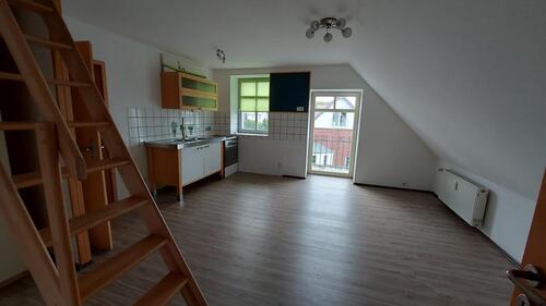 Foto - Dachgeschosswohnung mit 2 Zimmern in Ampen!