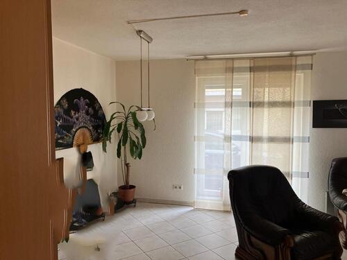 Foto - Ruhige 3-Zimmer-Wohnung mit Terrasse und Stellplatz