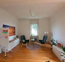 biete Praxisraum in einer Praxisgemeinschaft - Oberursel (Taunus)