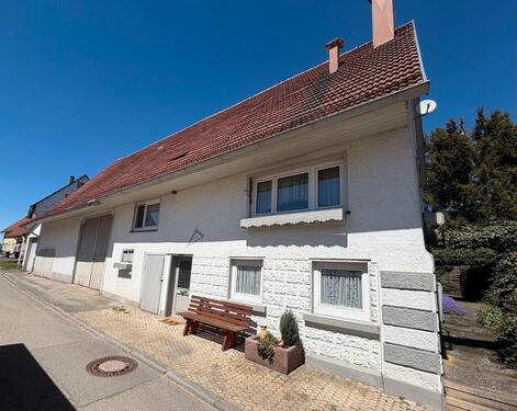 Foto - Einfamilienhaus mit Ökonomietrakt Scheune