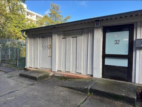 Foto - 292 m² Lagerhalle Gewerbefläche mit Freifläche mieten Selfstorage Mietlager Stellplatz Lager Produktion