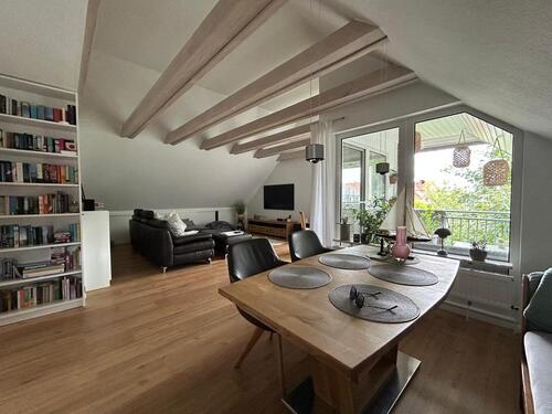 Foto - - provisionsfrei - vollst. renovierte 3-Raum-DG-Wohnung