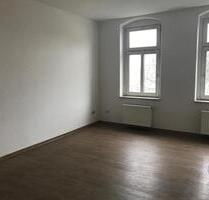 Heimkommen & Wohlfühlen! PREISWERTE, Gut geschnittene 2-R-Whg.mit Balkon u.Bad mit Wanne & Dusche im 1.OG - Riesa