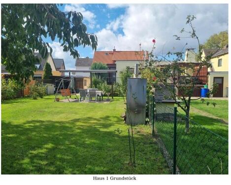 Foto - Zweifamilienhaus mit zwei getrennten Eigentumswohnungen ab.279….