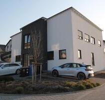 *** Lichtdurchflutete Dachgeschosswohnung ohne Schrägen – modern, ruhig, energieeffizient *** - Pfaffenhofen