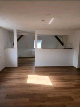 Foto - Dachgeschosswohnung - 750,00&nbsp;EUR Kaltmiete, ca.&nbsp; 90,00&nbsp;m&sup2;