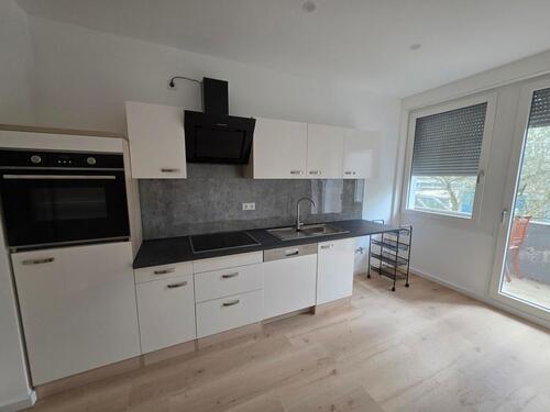 Foto - Familienfreundliche kernsanierte große 91qm helle 3-Zimmer-Wohnung mit Terrasse Einbauküche zentral