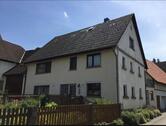 Foto - Wohnhaus mit 2 Garagen und Scheune auf dem Land