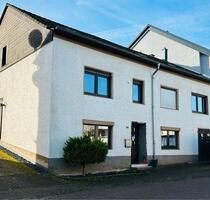 Einfamilienhaus in Ayl - 325.000,00&nbsp;EUR Kaufpreis, ca.&nbsp; 240,00&nbsp;m&sup2; in Ayl (PLZ: 54441)