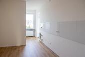 Foto - Vorankündigung. Kernsanierte 3 Zimmer Wohnung 75m², zentral