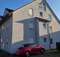 Bezugsfreie Gepflegte 3 Zi-Whg in Pleidelsheim 2-TG PlWärmepumpe