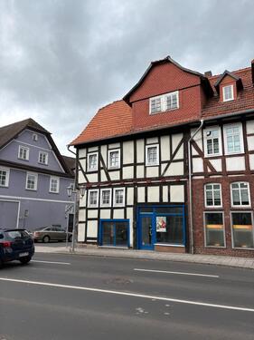 Foto - Sanierungsobjekt mit 2 Wohneinheiten & Laden – Top Lage