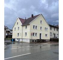 Mehrparteienhaus im Ortskern - 177.777,00&nbsp;EUR Kaufpreis, ca.&nbsp; 190,00&nbsp;m&sup2; in Kirchheim (PLZ: 36275)
