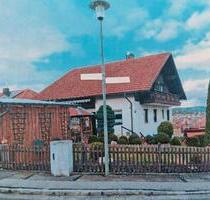 Einfamilienwohnhaus mit Single-Wohnung in Wetterfeld - Roding