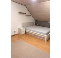 Zimmer im Einfamilienhaus - 500,00&nbsp;EUR Kaltmiete, ca.&nbsp; 200,00&nbsp;m&sup2; in Burgrieden (PLZ: 88483)