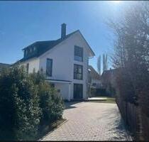 Moderne Lebensqualität – Mehr‑Generationen‑Haus mit 212 m² & Stil - Reutlingen Altenburg