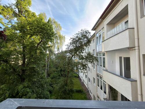 Foto - Erstbezug nach Sanierung: 2 Zimmer mit Balkon