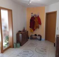 Vermiete Dachgeschosswohnung - 780,00&nbsp;EUR Kaltmiete, ca.&nbsp; 100,00&nbsp;m&sup2; in Hemau (PLZ: 93155)