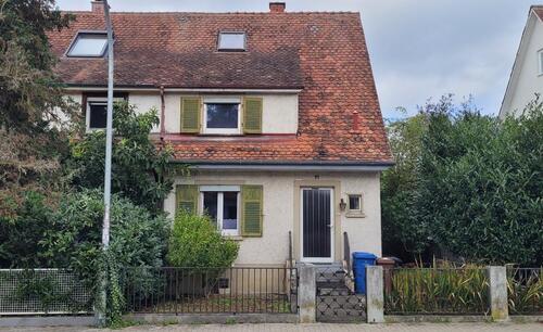Foto - Sanierungsbedürftiges Reihenendhaus in Konstanz-Fürstenberg