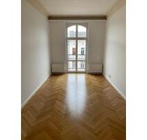 Großzügiges Zimmer mit Bad in zentraler Mitte-Lage - Berlin