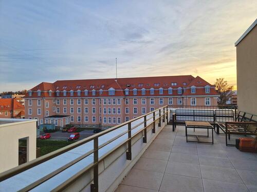 Foto - 3-Zi. Wohnung mit großer Dachterrasse, Einbauküche, 2 TG-Stellplätzen