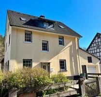 Einfamilienhaus mit Einliegerwohnung in Korbach Nieder-Schleidern