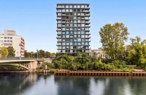 Foto - Alarmanlage gesicherter Tiefgaragenstellplatz im Neubau