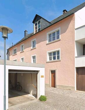 Foto - Großes Ein-Zweifamilienhaus im Stadtkern von Bad Weißenstadt