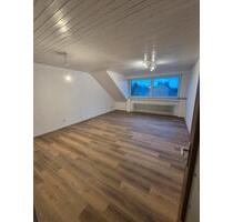 Große 2,5 Zimmer DG-Wohnung in Dinslaken-Hiesfeld