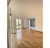 2-Zimmer Wohnung mit Balkon, Einbauküche + Stellplatz - Mönchengladbach